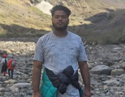 পাবনায় কথিত ‘বট বাহিনী’ ও ভারতের ভিসা সিন্ডিকেট আদনান হাবিব
