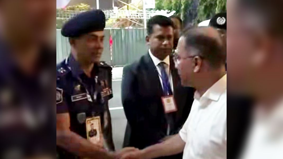 কী খবর মাসুদ, ভালো?—চট্টগ্রামের এসপিকে প্রধানমন্ত্রী